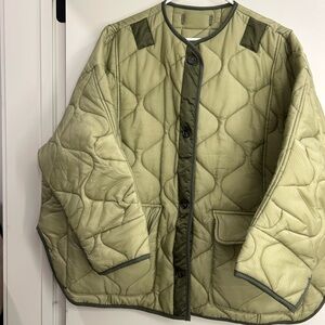 The Frankie Shop Olive Quilted Puffer Jacket